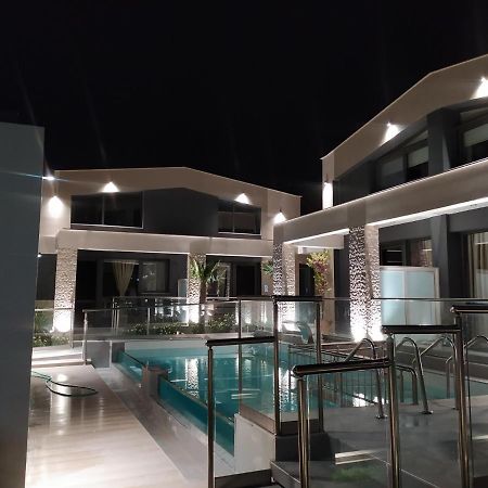 Amalia Deluxe Villas Vrasná Esterno foto
