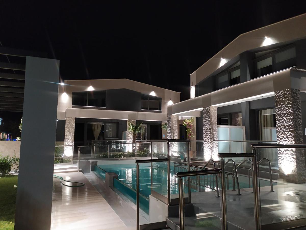 Amalia Deluxe Villas Vrasná Esterno foto